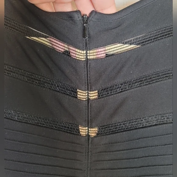 Tadashi Shoji Fit & Flare Sleeveless Illusion Stripes Dress in Black, sz Med Pet - Picture 10 of 16